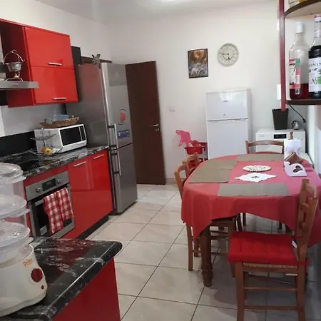Apartment Karaolis